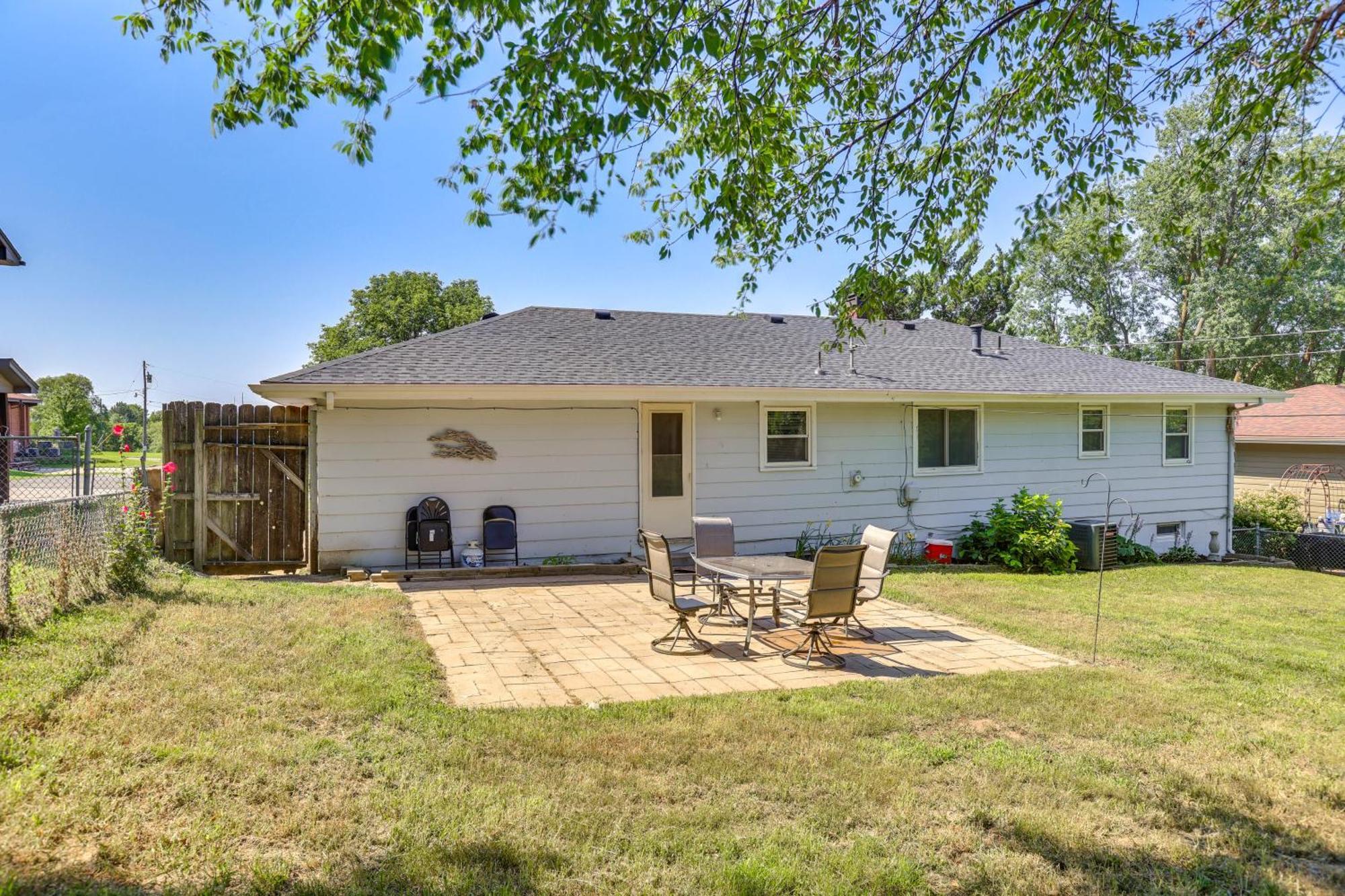 Spacious Omaha Home With Patio And Yard, Pets Welcome! ภายนอก รูปภาพ